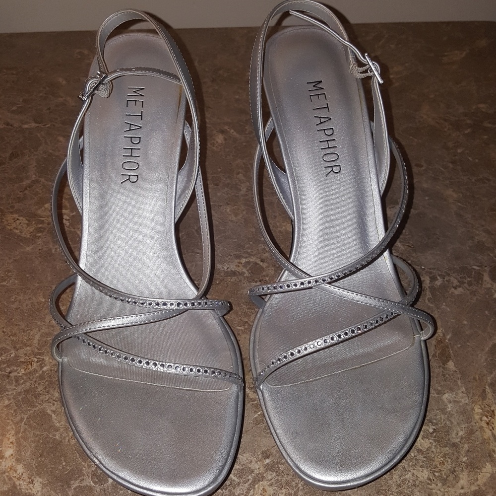 Ladies size 10 Metaphor Silver Sandal